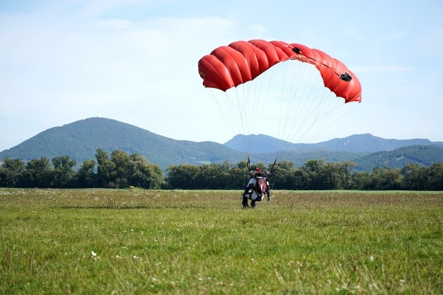 PARAGLIDING